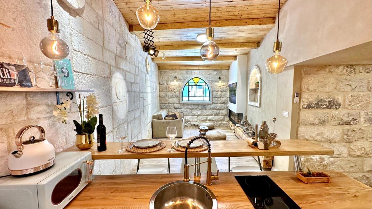 Boutique Apartment In Heart Of Хайфа Экстерьер фото